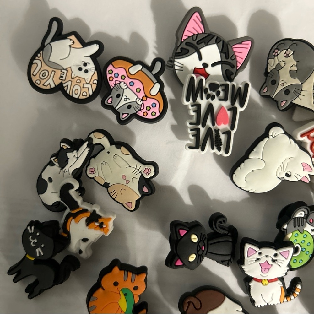 Assorted Cat Shoe Charms - Picture 2 of 5